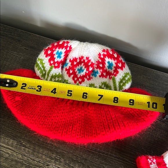 Red and White Floral Knit Hat and Mittens Set - Picture 8 of 10